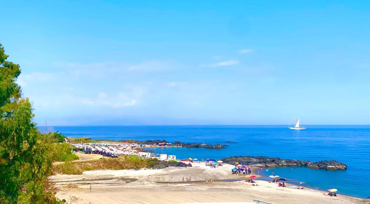 The Dream - Seafront Loft Appartement Giardini-Naxos Buitenkant foto